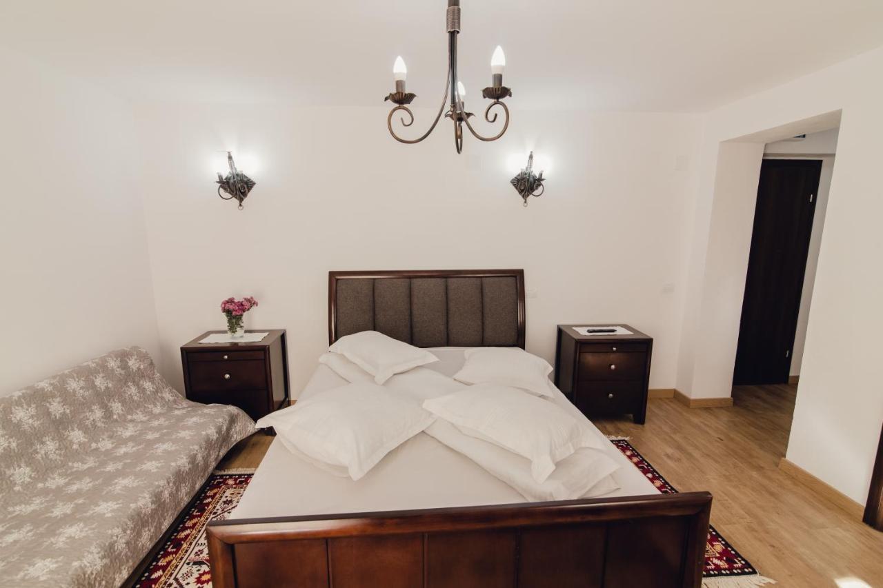 Complex Transalpina Hotel Aninisu din Vale ภายนอก รูปภาพ