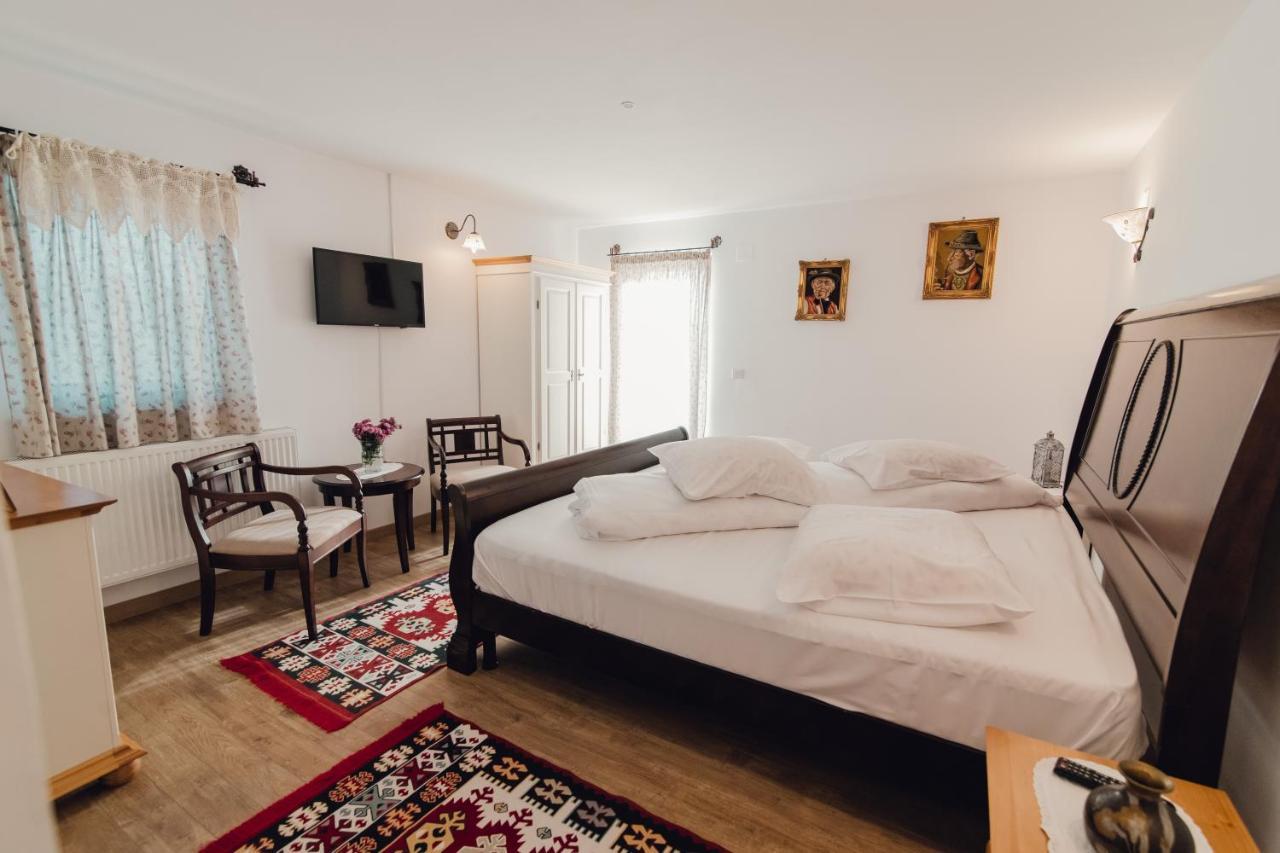 Complex Transalpina Hotel Aninisu din Vale ภายนอก รูปภาพ
