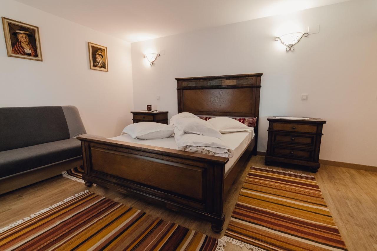 Complex Transalpina Hotel Aninisu din Vale ภายนอก รูปภาพ