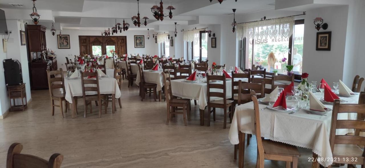 Complex Transalpina Hotel Aninisu din Vale ภายนอก รูปภาพ