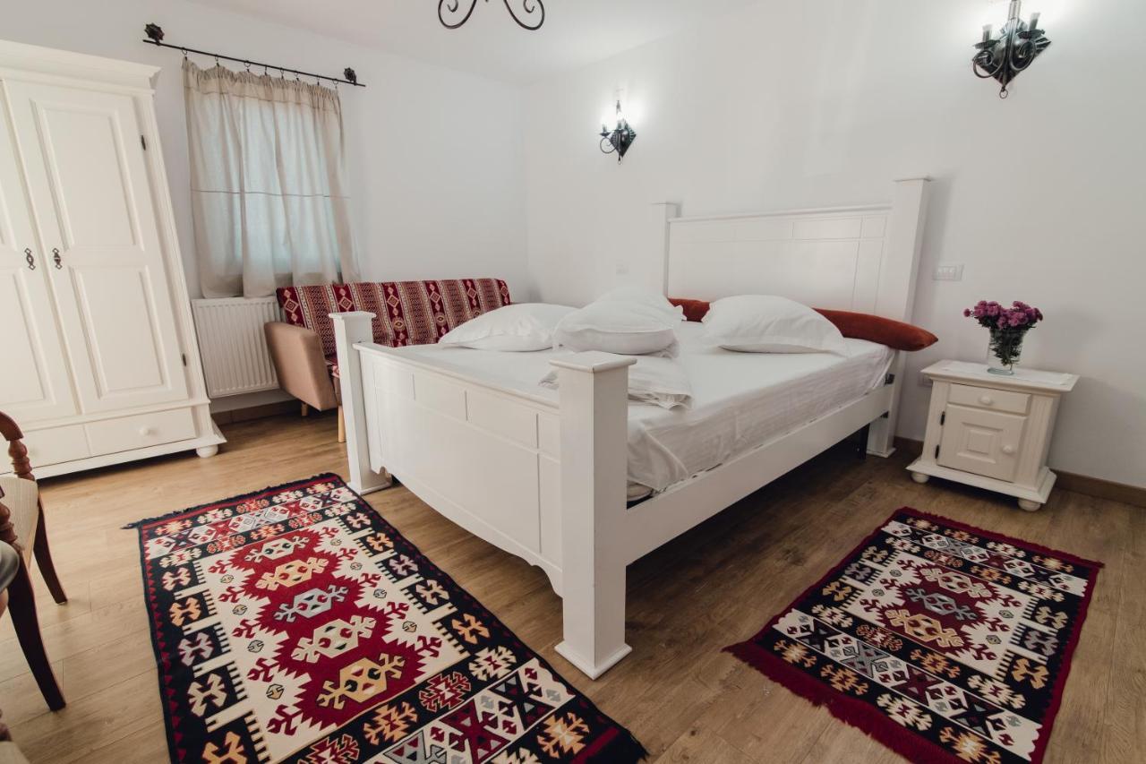 Complex Transalpina Hotel Aninisu din Vale ภายนอก รูปภาพ