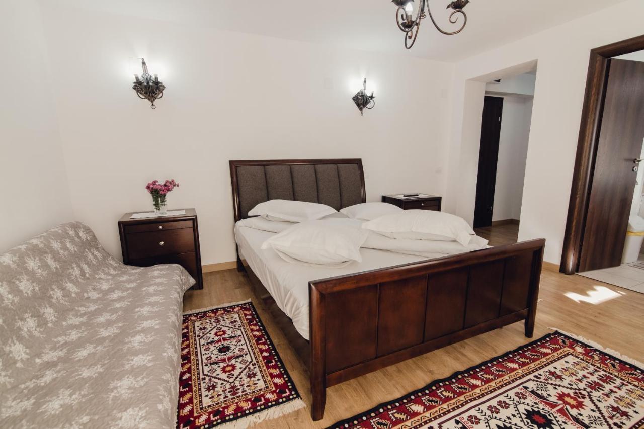 Complex Transalpina Hotel Aninisu din Vale ภายนอก รูปภาพ