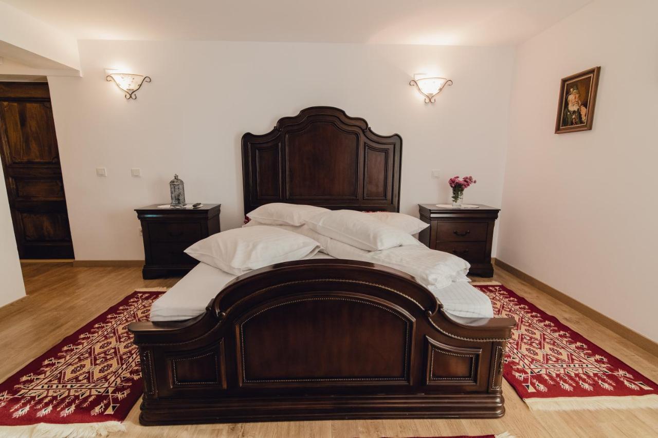 Complex Transalpina Hotel Aninisu din Vale ภายนอก รูปภาพ
