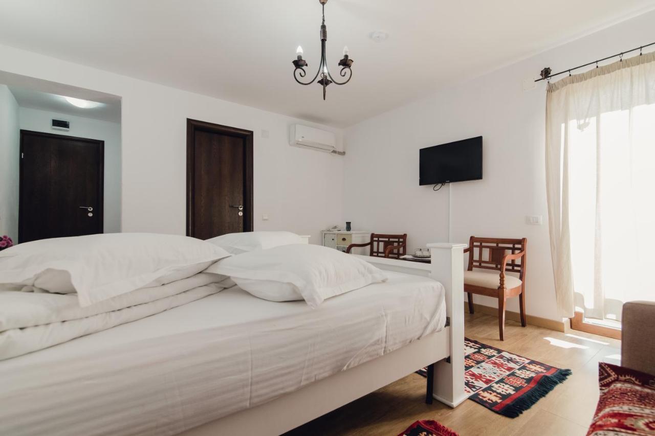 Complex Transalpina Hotel Aninisu din Vale ภายนอก รูปภาพ