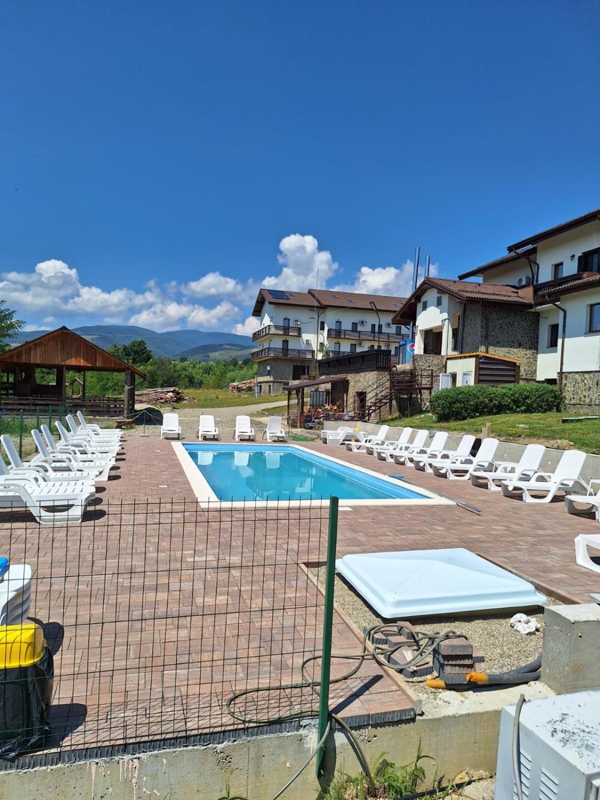 Complex Transalpina Hotel Aninisu din Vale ภายนอก รูปภาพ